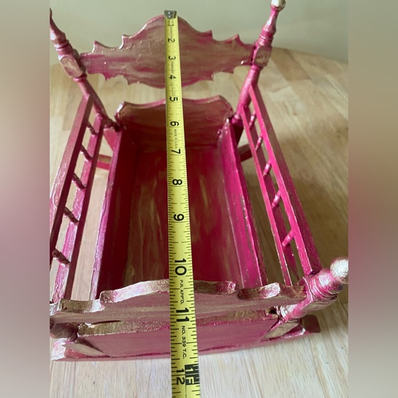 Vintage delicate rocking doll cradle hand painted in fuscia pink and gold - Picture 9 of 9